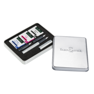 Faber Castell Penne stilografiche 1 stilografica Grip silver 3 pennini calligrafici 1 1 – 1 4 – 1 8 mm + 3 astucci di cartucce blu e rosa (cancellabili) nero (permanente)
